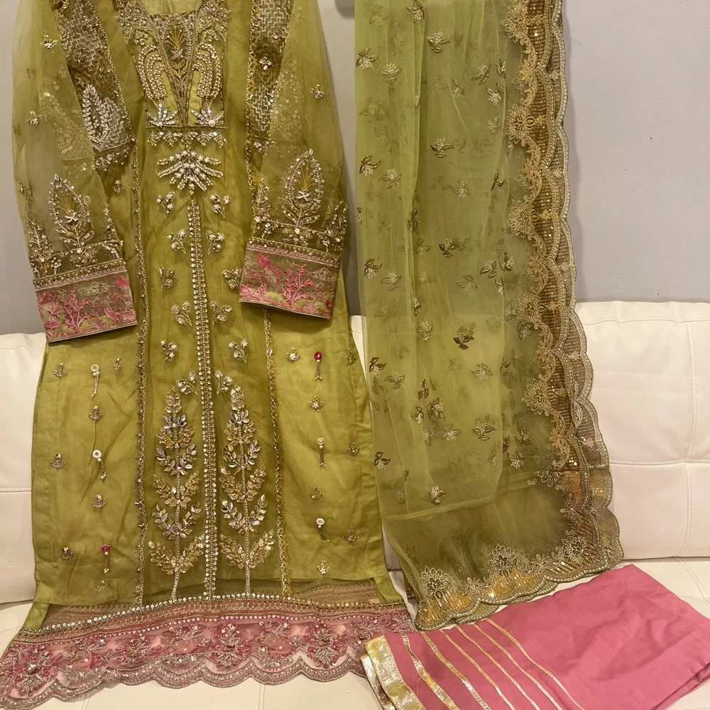 Pakistani Indian zaha branded suit sold - Picture 7 of 14